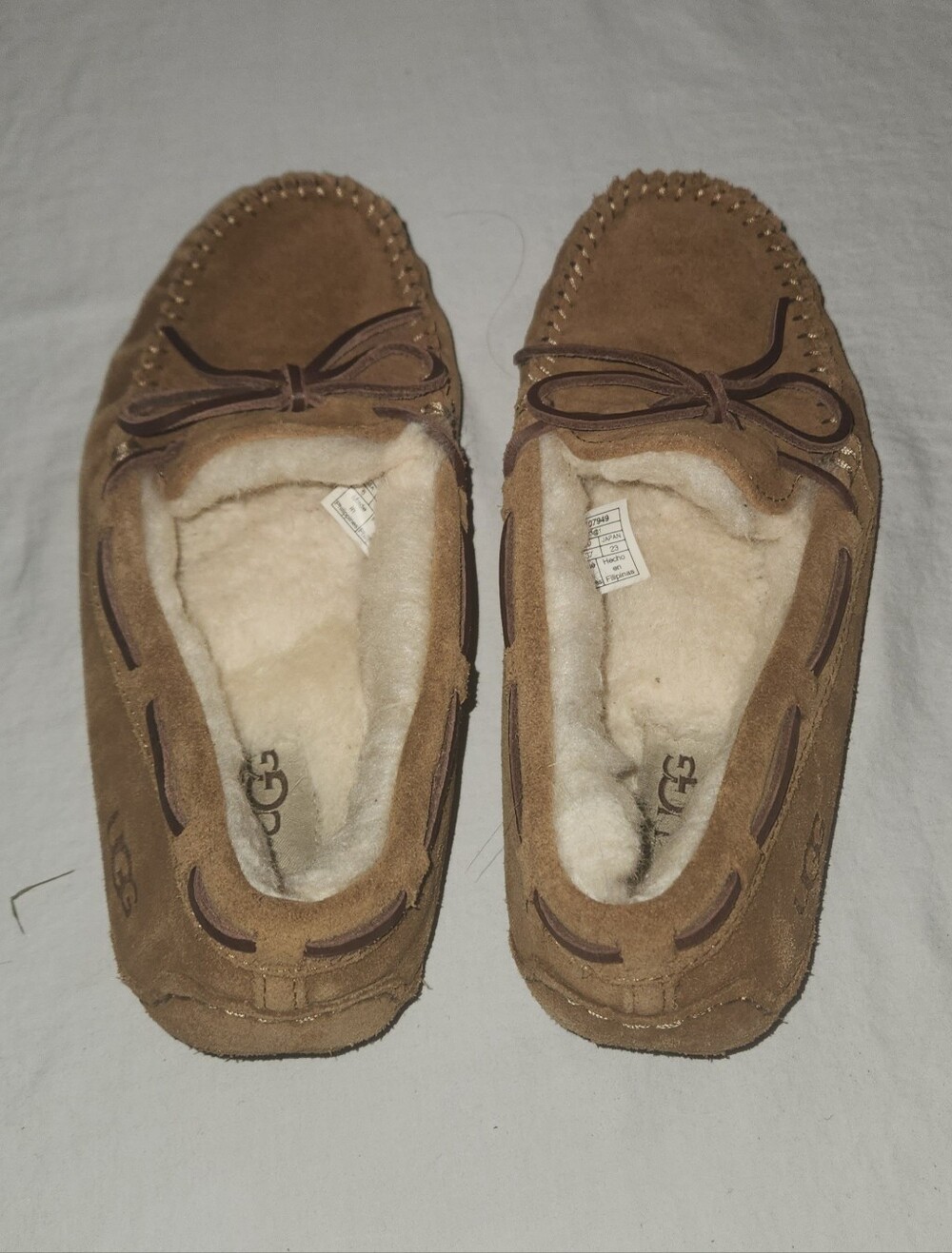 UGG Women's Suede Dakota Moccasin Slippers - Chestnut Brown Size 6